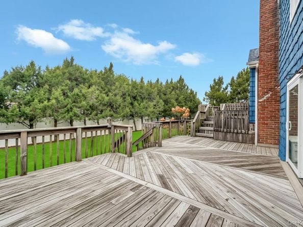 65 Waterview Avenue, Massapequa NY 11758