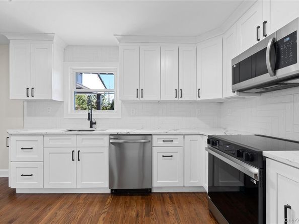 22 Guilette Place, Amityville NY 11701