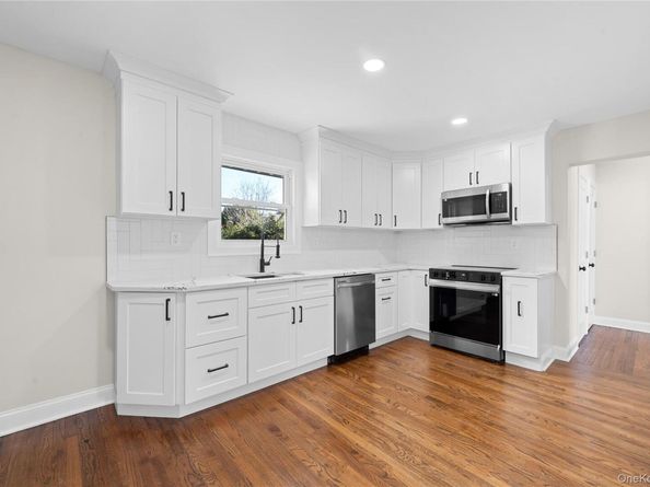 22 Guilette Place, Amityville NY 11701