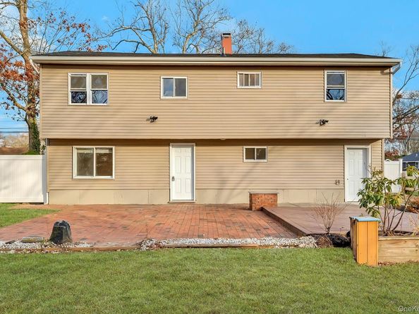 116 Phyllis Drive, Patchogue NY 11772