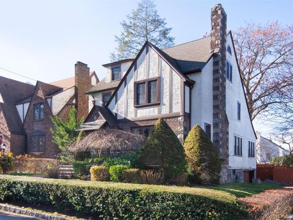 233 Kneeland Avenue, Yonkers NY 10705