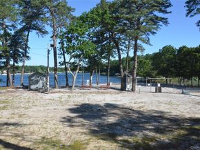 4 Wyandanch Trail, Ridge NY 11961