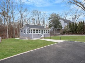 4 Wyandanch Trail, Ridge NY 11961