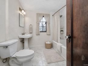 164-04 33rd Avenue, Flushing NY 11358