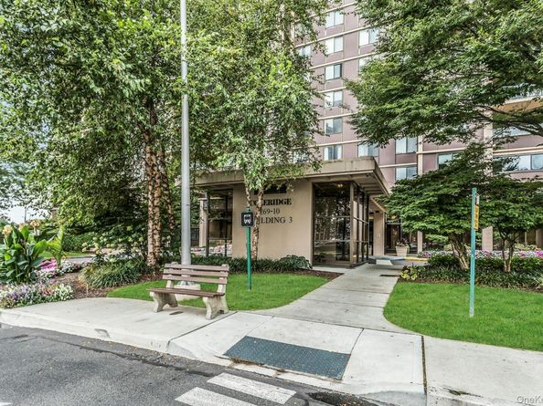 269-10 Grand Central Parkway 27T, Floral Park NY 11005