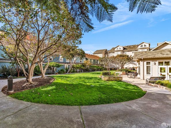 555 10th Street 102, Oakland CA 94607