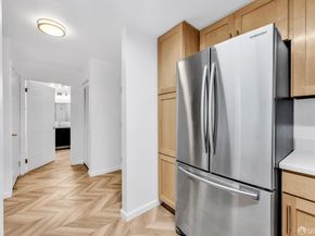 555 10th Street 102, Oakland CA 94607