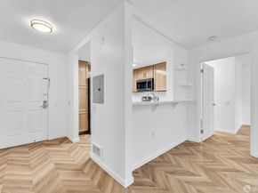 555 10th Street 102, Oakland CA 94607