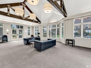 555 10th Street 102, Oakland CA 94607