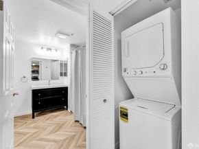 555 10th Street 102, Oakland CA 94607