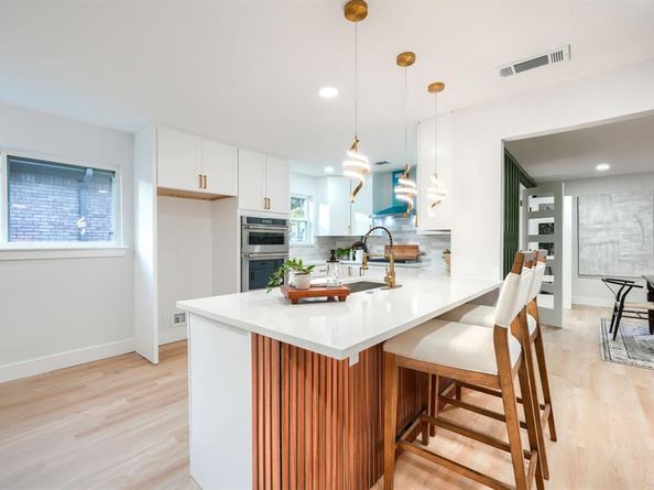 7730  La Sobrina Drive , Dallas Texas 75248