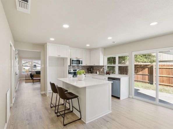 2902  Lancer Lane , Garland Texas 75044