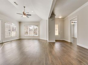 8841  Creek Run Road  403, Fort Worth Texas 76120