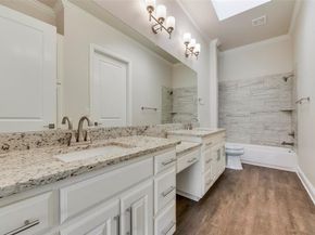 8841  Creek Run Road  403, Fort Worth Texas 76120