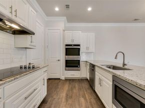 8841  Creek Run Road  403, Fort Worth Texas 76120