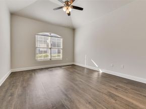 8841  Creek Run Road  403, Fort Worth Texas 76120