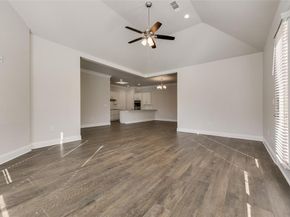 8841  Creek Run Road  403, Fort Worth Texas 76120