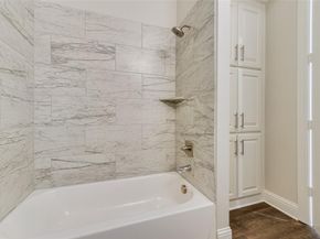 8841  Creek Run Road  403, Fort Worth Texas 76120