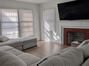 2748 S Llewellyn Avenue , Dallas Texas 75224