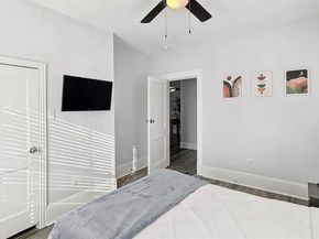 702 N Edgefield Avenue , Dallas Texas 75208