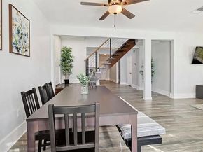 702 N Edgefield Avenue , Dallas Texas 75208