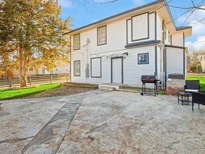 702 N Edgefield Avenue , Dallas Texas 75208