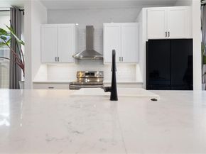 2534  Gladstone Drive , Dallas Texas 75211