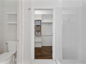 2534  Gladstone Drive , Dallas Texas 75211