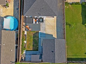 2534  Gladstone Drive , Dallas Texas 75211