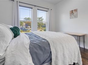 2534  Gladstone Drive , Dallas Texas 75211