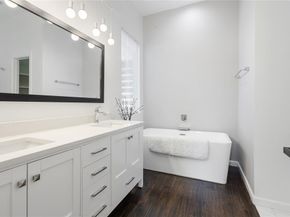 2534  Gladstone Drive , Dallas Texas 75211