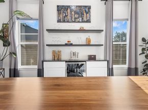 2534  Gladstone Drive , Dallas Texas 75211