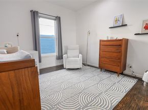 2534  Gladstone Drive , Dallas Texas 75211