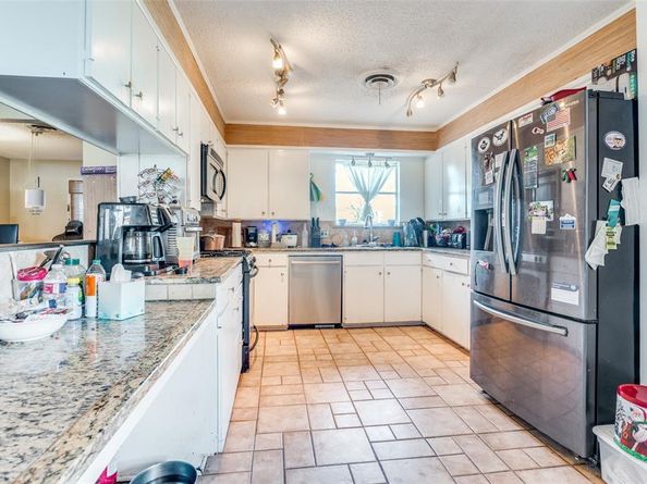 305  Cedar Creek Court , Fort Worth Texas 76103