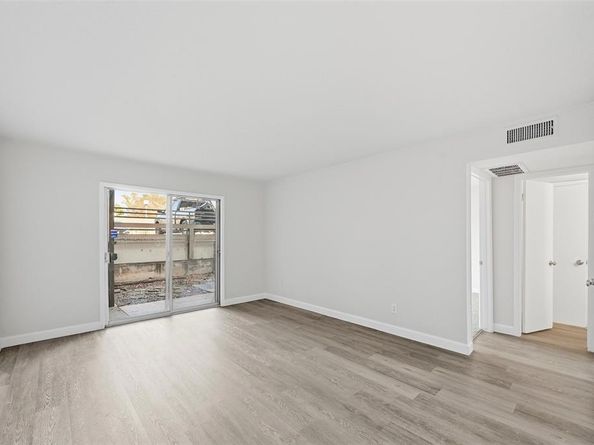 4859  Cedar Springs Road  136, Dallas Texas 75219