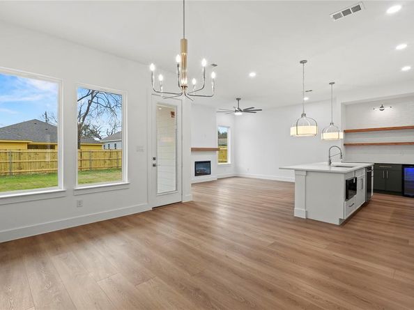 3835  Spence Street , Dallas Texas 75215