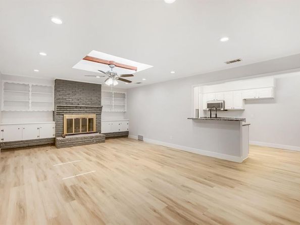 10860  Waterbridge Circle , Dallas Texas 75218