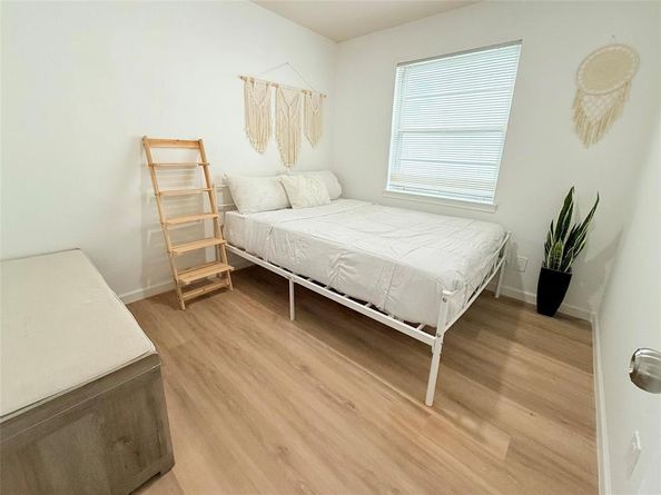 522  Milky Way , Garland Texas 75040