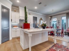 307  Sunset Lane  101, Fort Worth Texas 76114