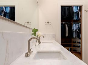 3510  Edgewater Street , Dallas Texas 75205