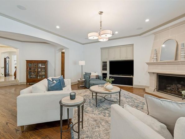 6615  Meadow Road , Dallas Texas 75230