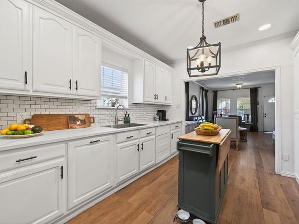 607  Bethpage Avenue , Dallas Texas 75217