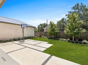 5628  Lindenshire Lane , Dallas Texas 75230