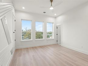 1902  Homeland Street , Dallas Texas 75212