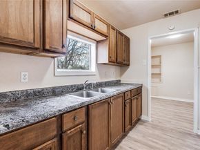 133 W Hobson Avenue , Dallas Texas 75224