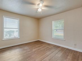 133 W Hobson Avenue , Dallas Texas 75224