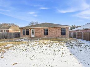 8118  York Beach Place , Arlington Texas 76002