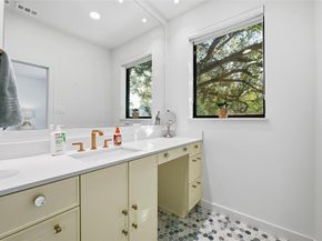 1901  Crockett Circle , Irving Texas 75038