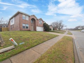 1092  Winding Creek , Cedar Hill Texas 75104