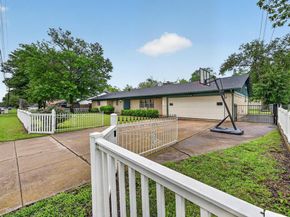 720  Alsue Street , Fort Worth Texas 76140